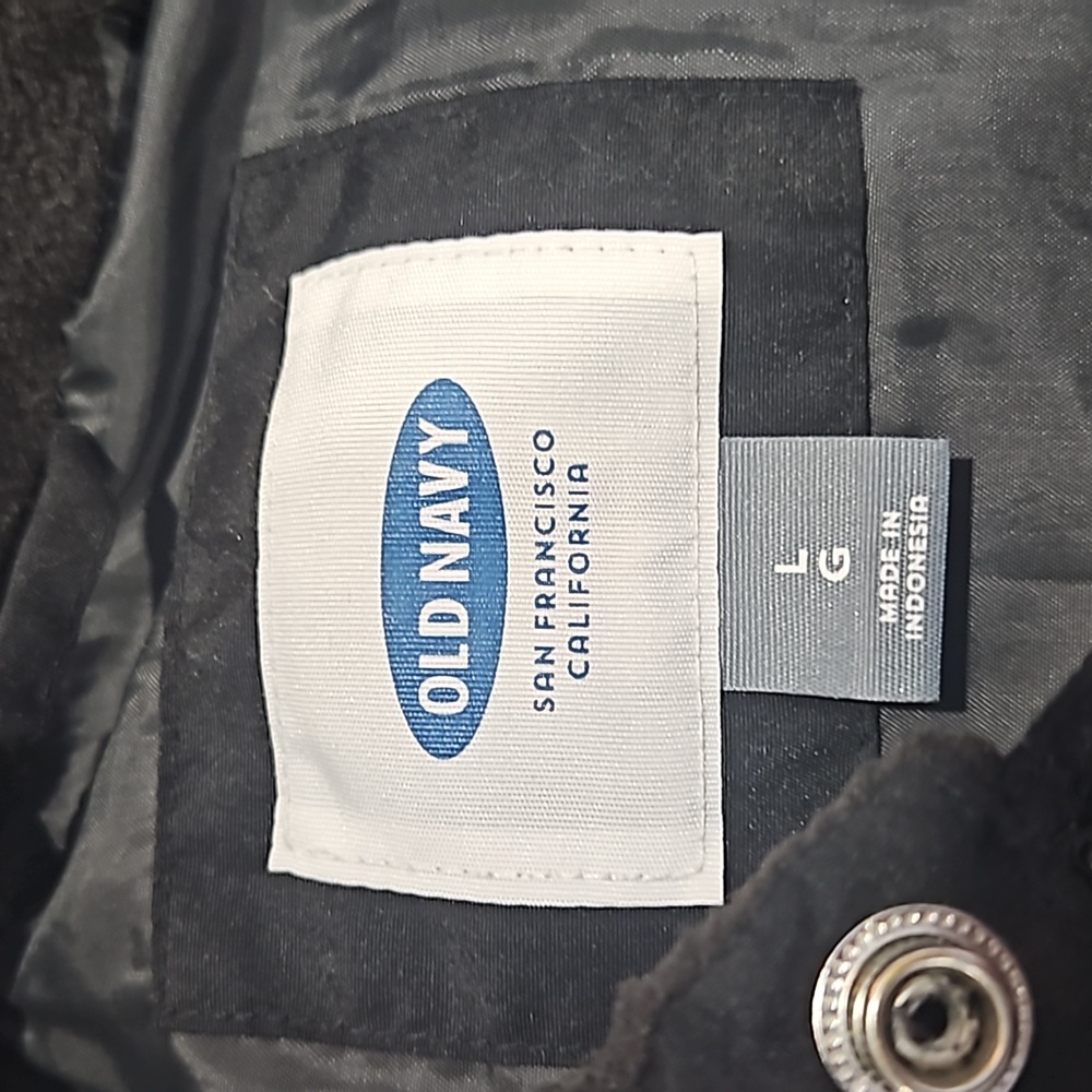 Old Navy Black Puffer Vest, men’s size L - Picture 3 of 5